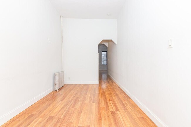 Building Photo - 293 Wyckoff Ave