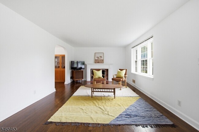 Building Photo - 20 Wilber Terrace
