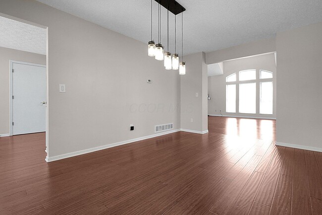 Building Photo - 7961 Pinehill Rd