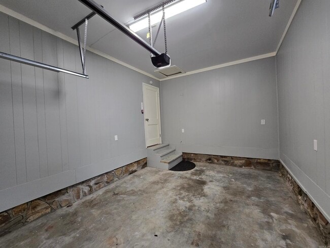 Building Photo - 3117 N Cypress St