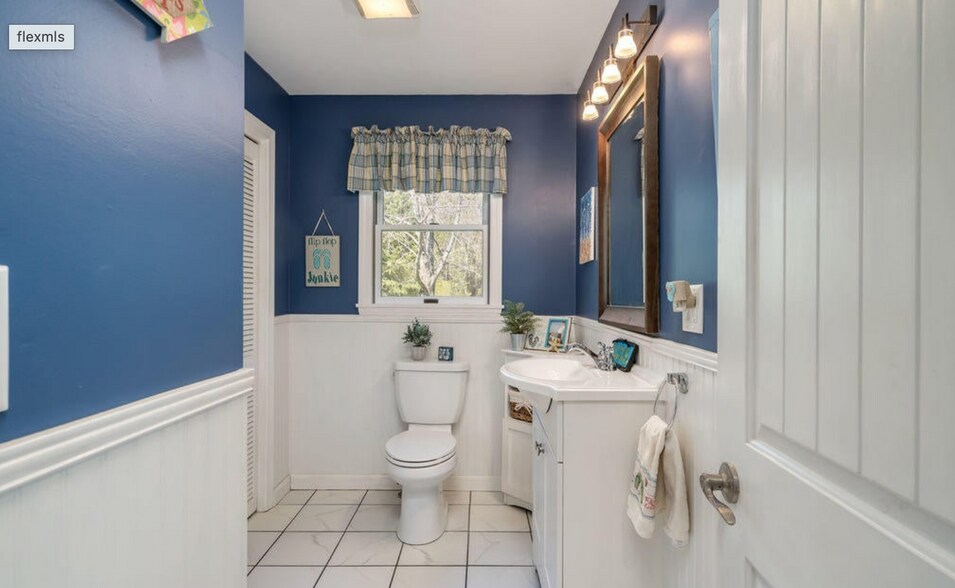 Building Photo - 13 White Pine Ln