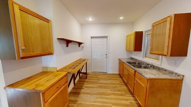 Building Photo - 239 S Harris Ave