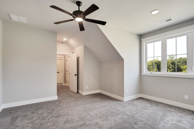 Building Photo - 5046 Jon Oak Dr