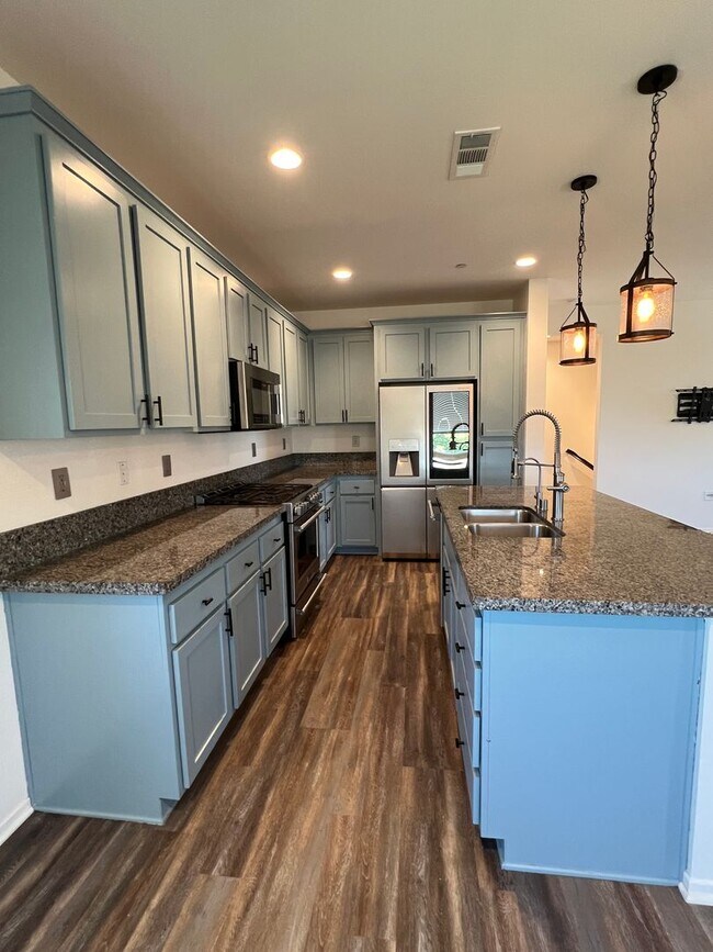 Building Photo - Three bedroom three bathroom home in Otay Mesa