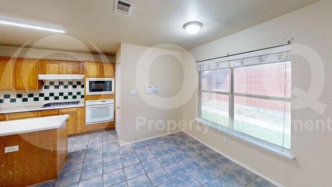 Building Photo - 2210 Elm Falls Pl