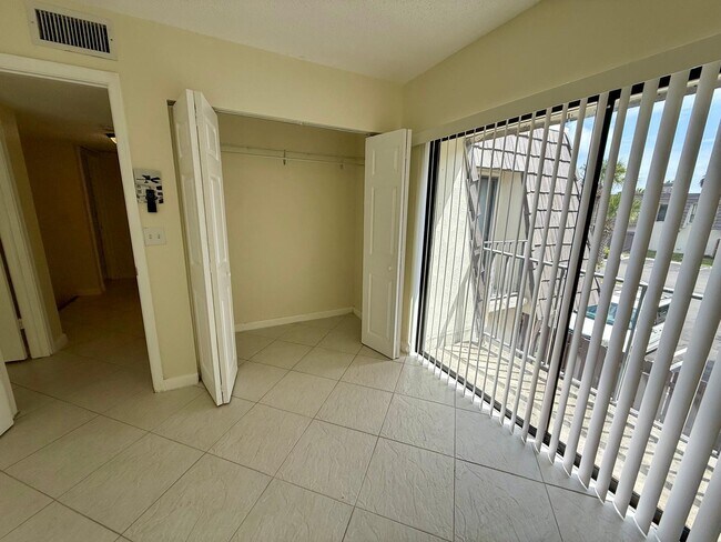 Building Photo - 1809 N Congress Ave