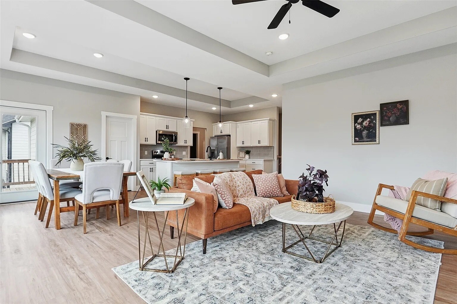 Building Photo - 520 Meadows Ct