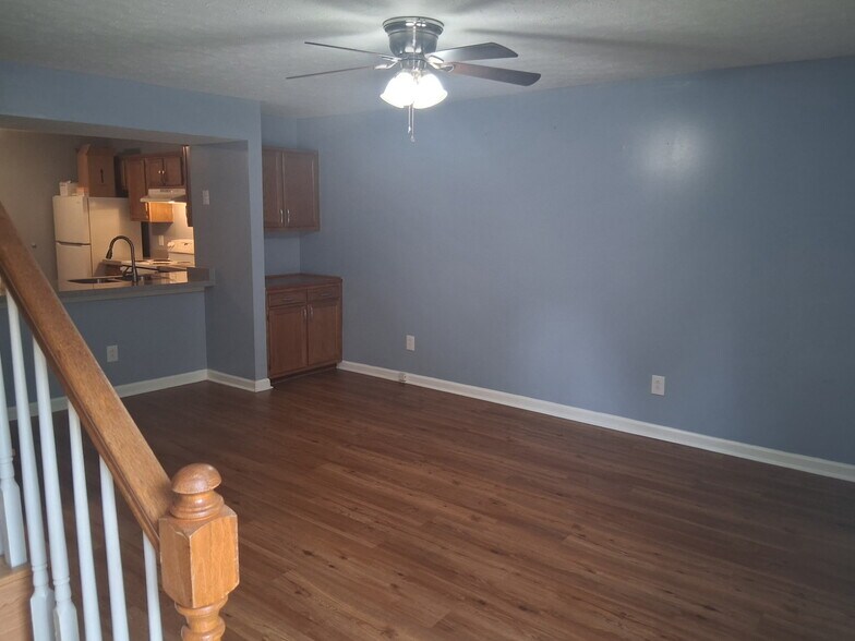 Building Photo - 606 Independence Ct