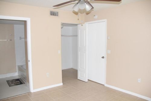 Building Photo - 3760 N Jog Rd