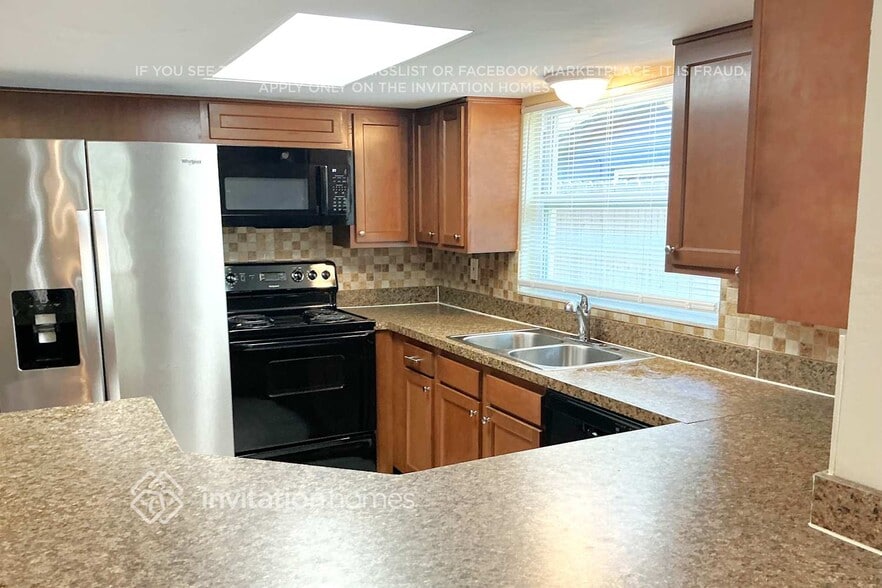 Building Photo - 1741 Dartmouth Dr
