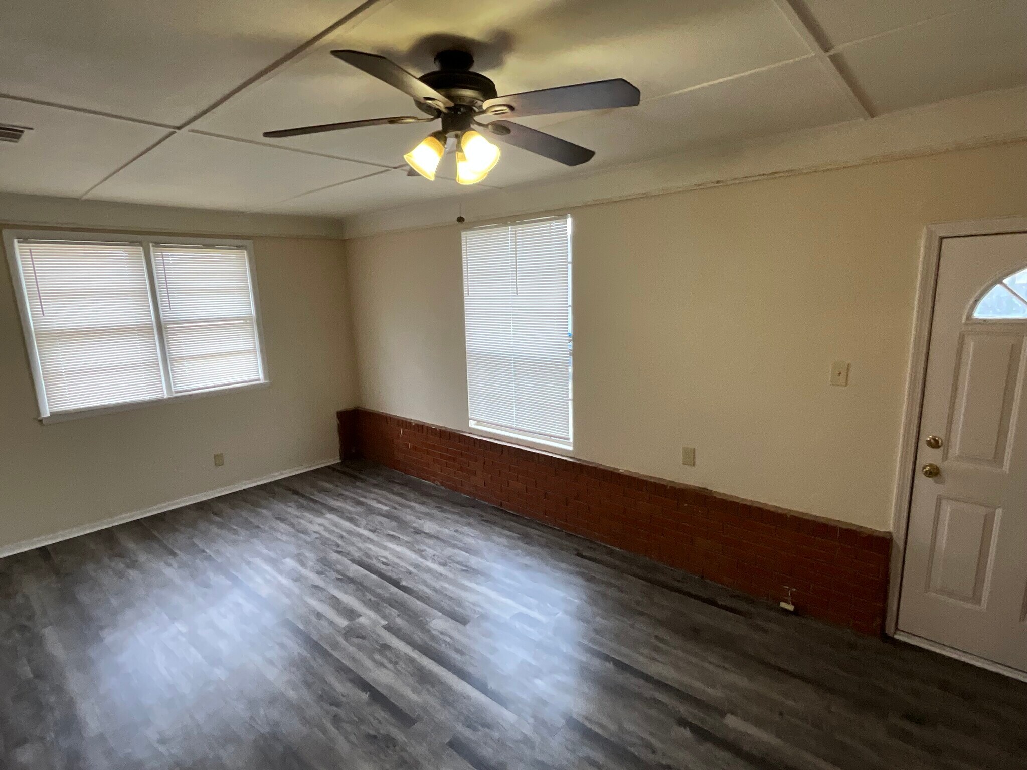 Building Photo - 1939 Driftwood Ave