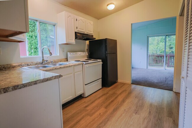 Building Photo - 1460 Pocono Ln