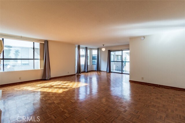 Building Photo - 514 N Isabel St