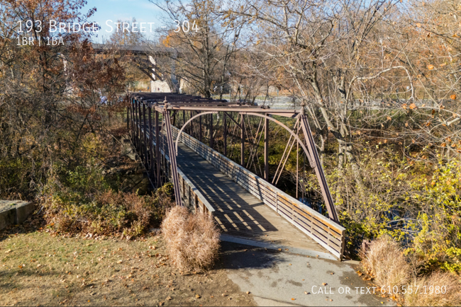 Building Photo - 193 Bridge St