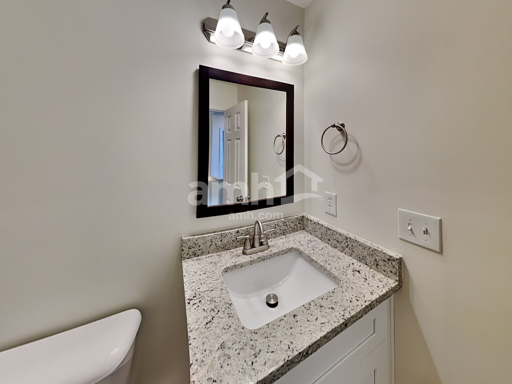 Building Photo - 114 Nacoochee Way