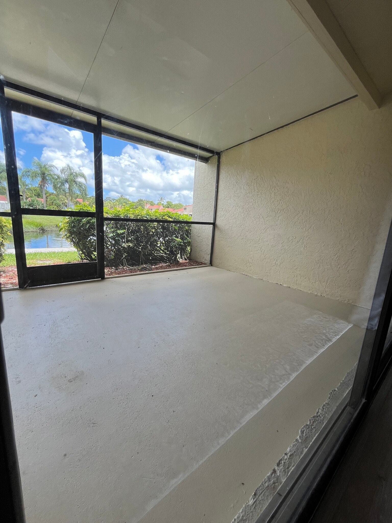 Building Photo - 1580 SW Crossing Cir