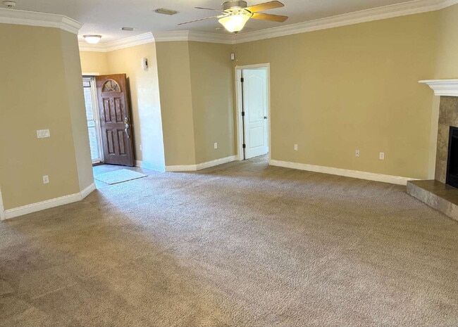 Building Photo - "Charming 4-Bed home in Navarre!"
