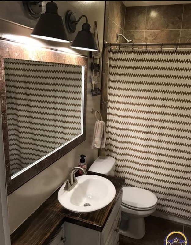 Building Photo - 800 SW High Ave