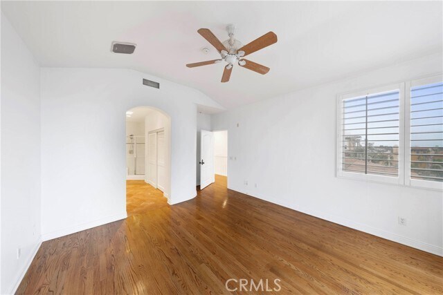 Building Photo - 19 Lucania Dr