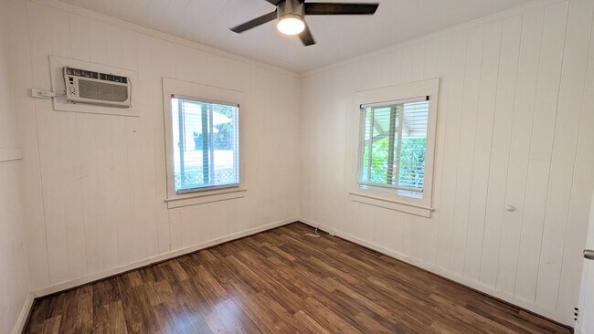 Building Photo - 3609 Leahi Ave