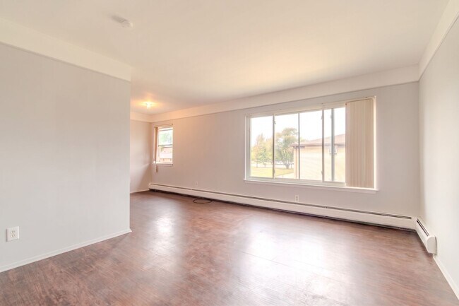 Building Photo - 16470 E 9 Mile Rd