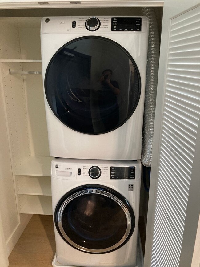 Building Photo - Live at the beach! Modern 2 bedroom 2 bath condo blocks from the beach w/parking and washer/dryer...