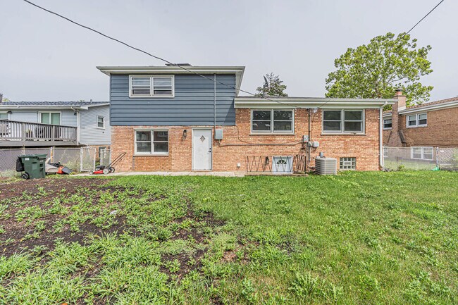 Building Photo - 17700 71st Ave