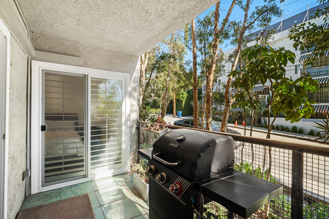 balcony/patio - 9005 Cynthia St