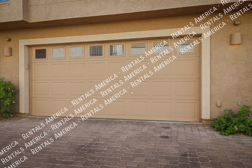 Building Photo - 1225 N 36th St