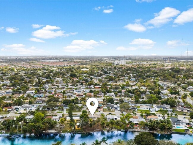 Building Photo - 4331 SW 31st Dr