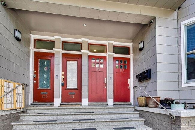 Building Photo - 119 Downey St