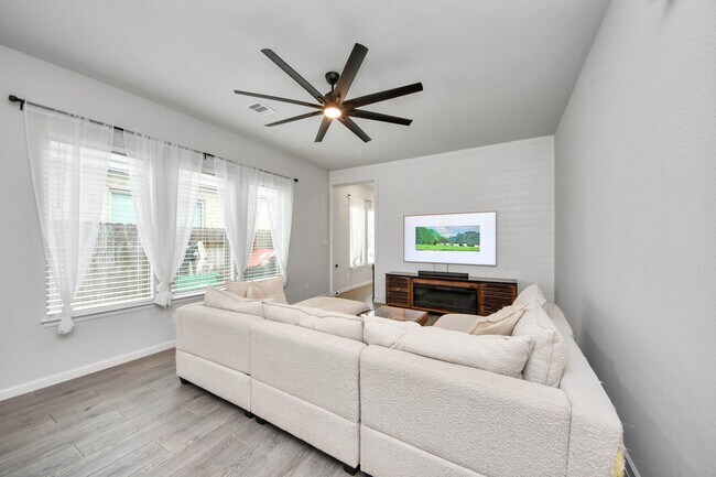 Building Photo - 4219 Colony Ln