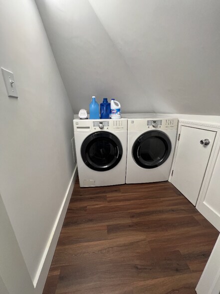 Building Photo - 109 Willow Ave