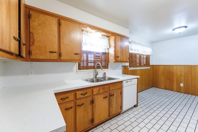 Building Photo - 4926 48th St