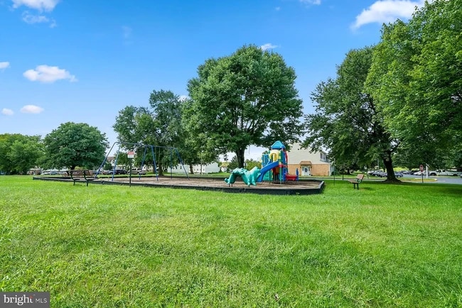 Building Photo - 232 Carlyn Ct