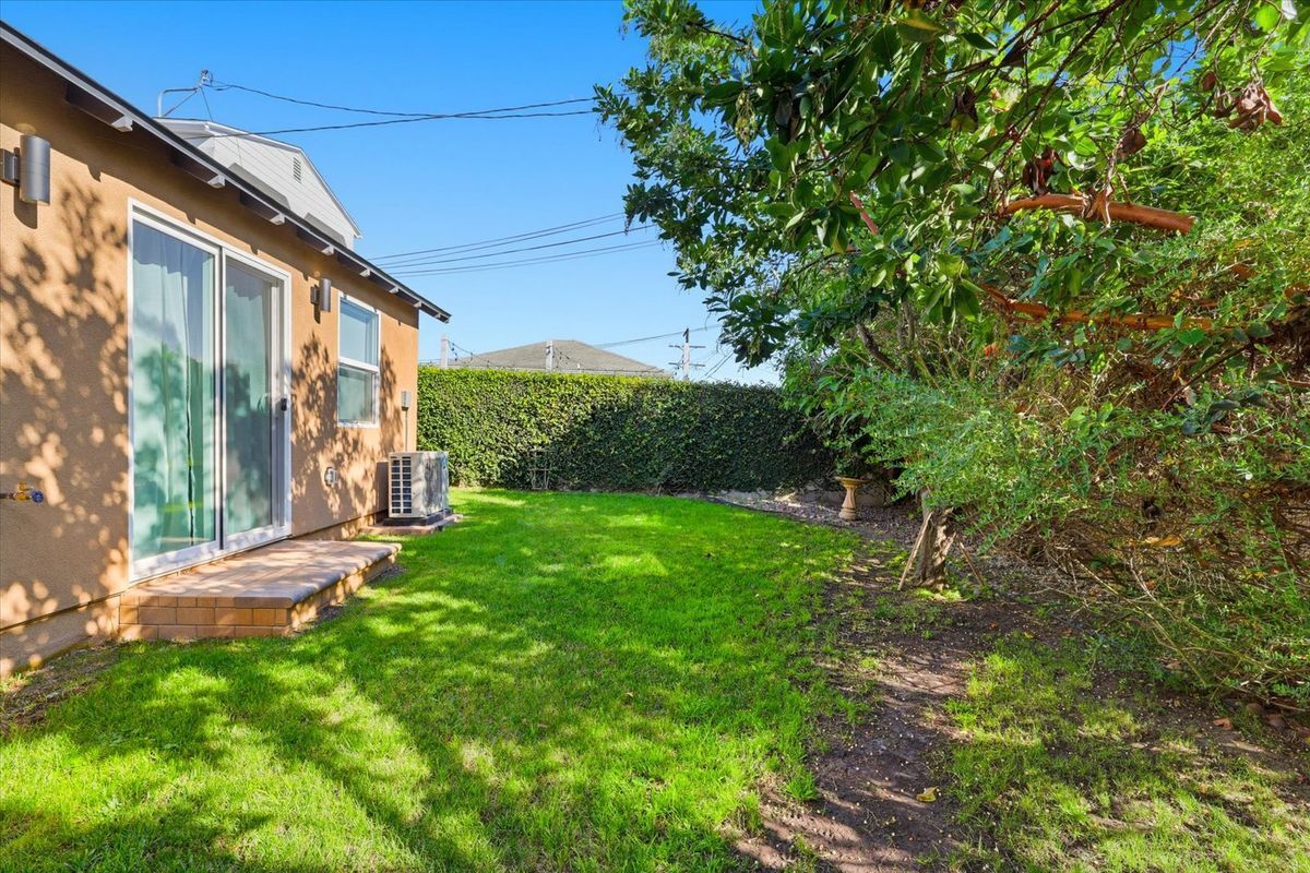 Building Photo - 4312 W 59th St