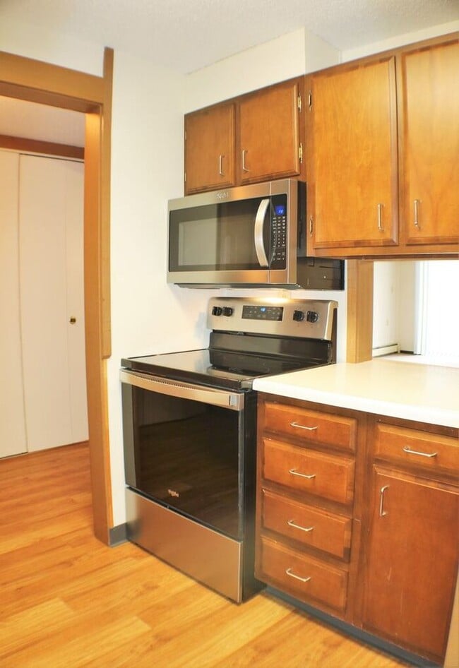 Building Photo - $1,300 | 2 Bedroom, 1 Bathroom House | Pet Friendly* | Available for an July 1st, 2026 Move In!