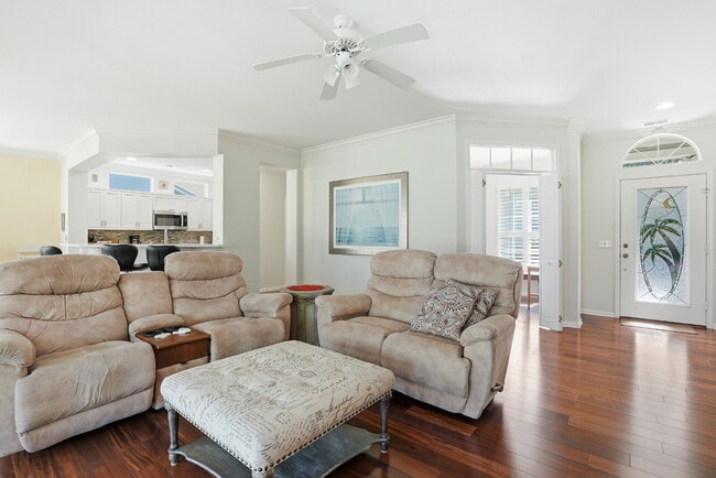 Building Photo - 34 Coburn Dr E