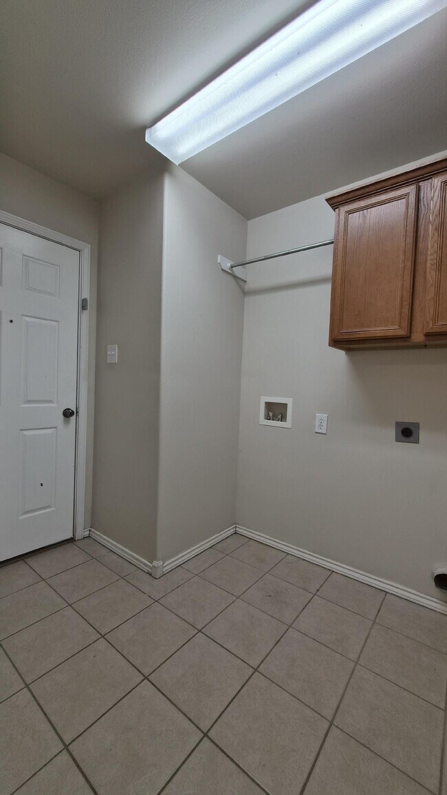 Building Photo - 6546 94th St