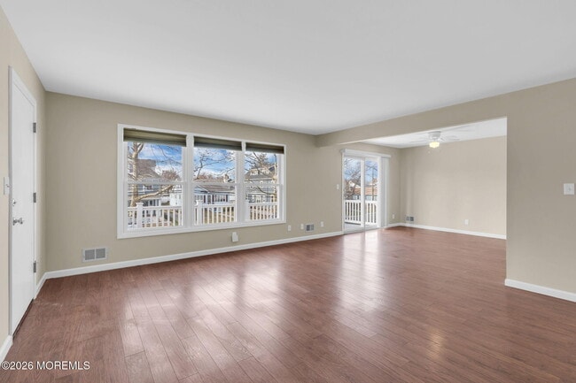 Building Photo - 404 9th Ave