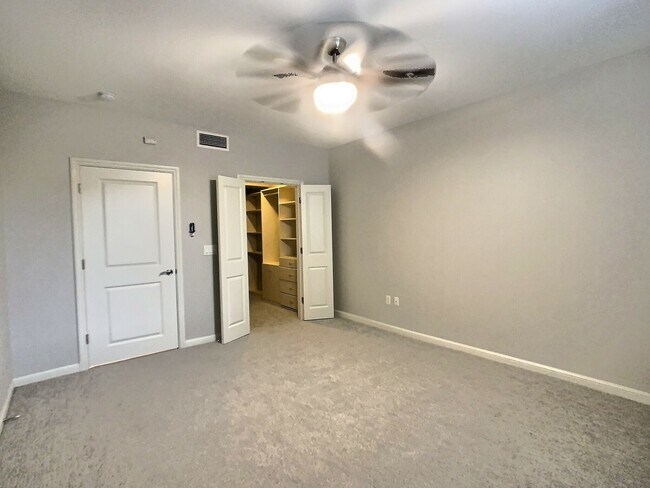 Building Photo - Huge 2 Bedroom/2 Bath Condo at Park Townsend in Downtown San Jose
