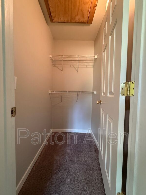 Building Photo - 18 Meadowview Terrace