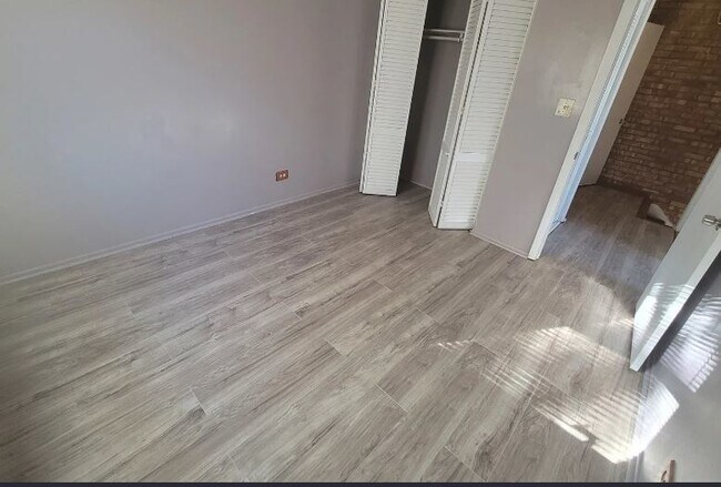 Building Photo - 189 Robert Ct