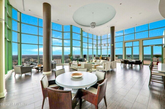 Building Photo - 1431 Riverplace Blvd