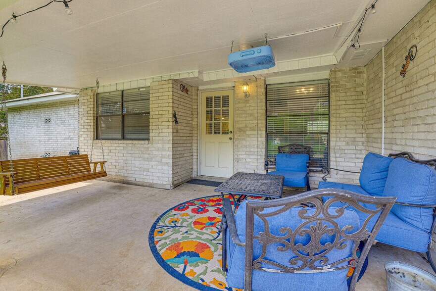 Building Photo - 6222 Madeleine Dr