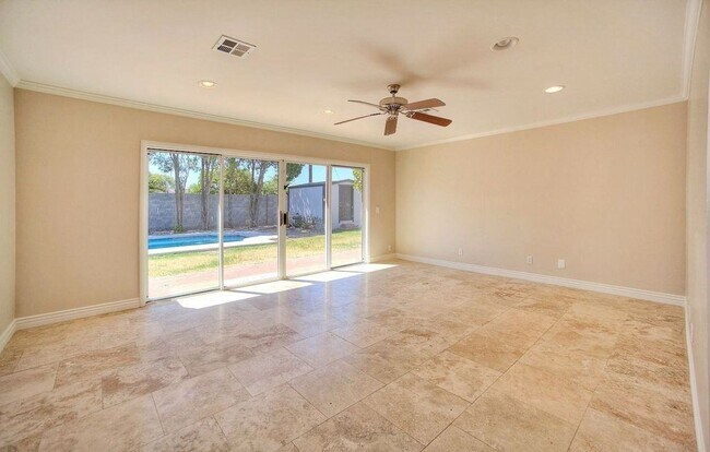 Building Photo - Spectacular North/Central 4Bed/2Ba Home!!