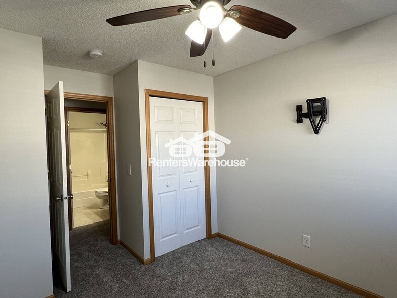 Building Photo - 17343 River Birch Ln S E