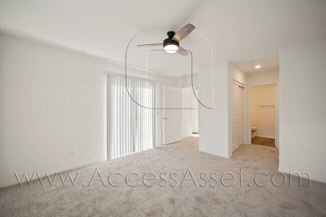 Building Photo - Stylish 2 Bed + 2.5 Bath Townhome in Murrieta