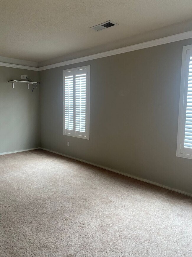 Building Photo - COMING SOON Beautiful 4BR 3 Bath home with...