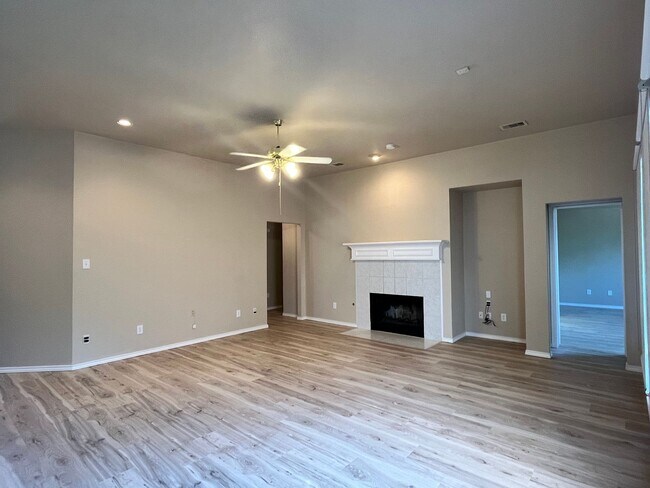 Building Photo - Beautifully Updated 4-Bedroom Home with Community Pool & Excellent Schools!